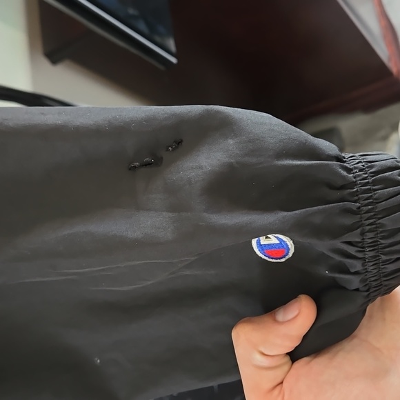 Champion WindBreaker - Picture 3 of 3